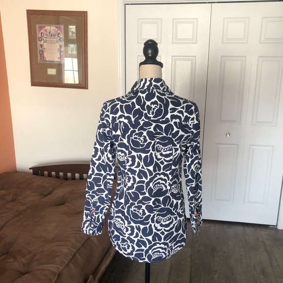 BODEN navy and white patterned button down shirt - Picture 7 of 8